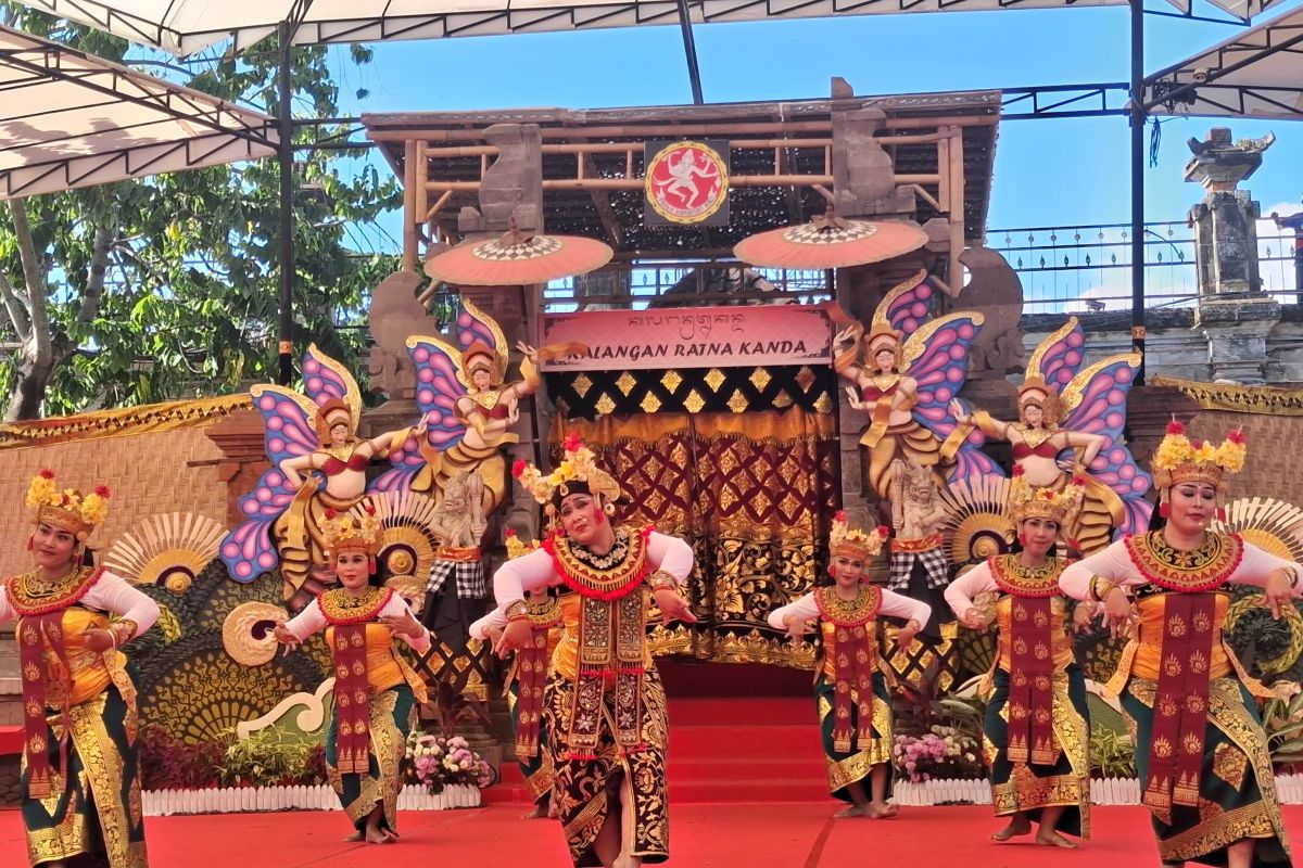 Gianyar Studio Supports PKB Theme Through Earth Purification Dance Drama