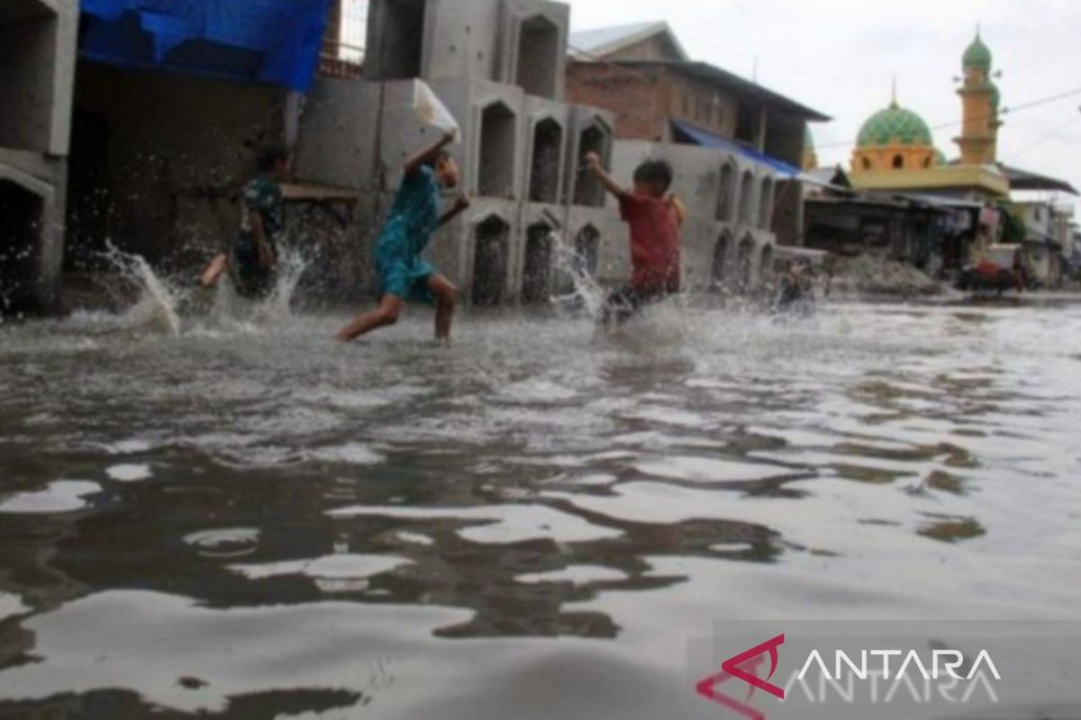 BMKG warns 18 Indonesian coastal regions of potential tidal flooding from 8-22 July