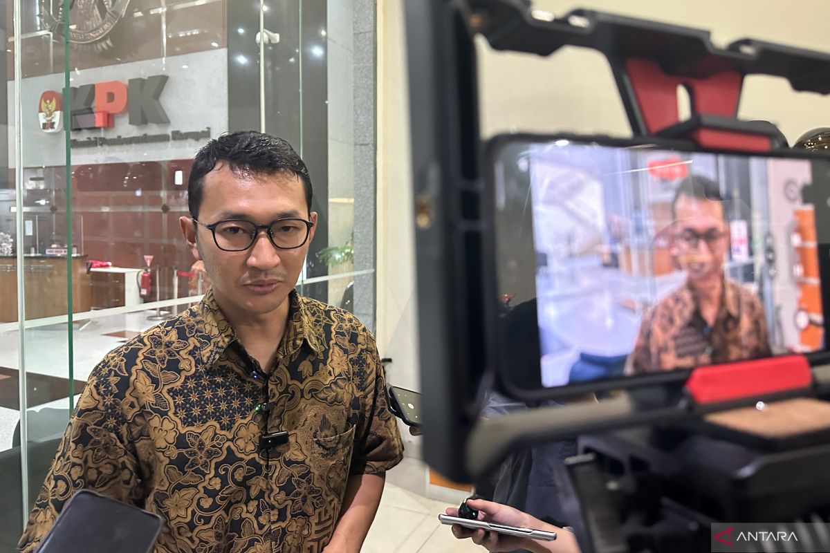 KPK explains reason for searching Kuansing DPRD in Suhardiman Amby case