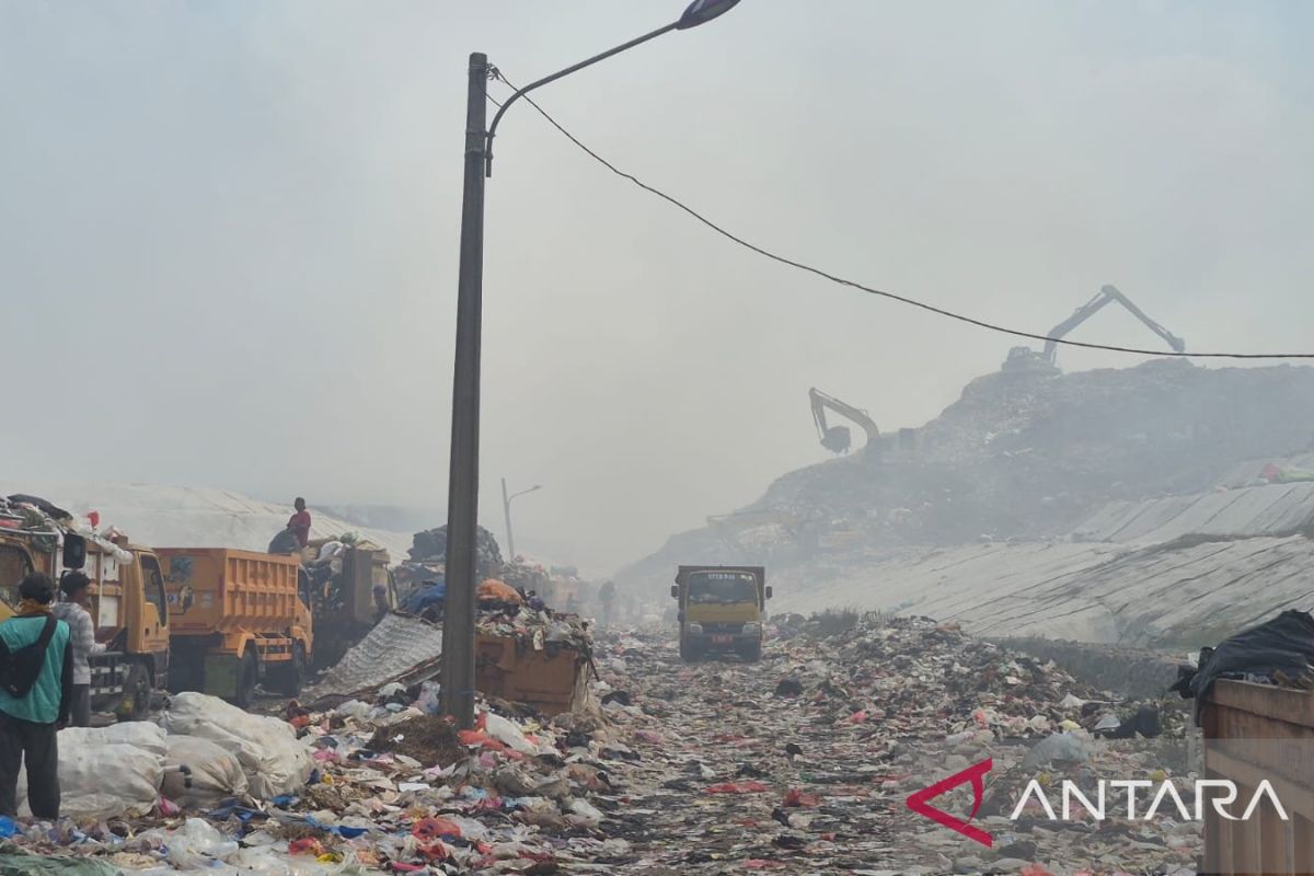 Tangerang Regency Prepares New Landfill Site as Jatiwaringin TPA Fire Continues