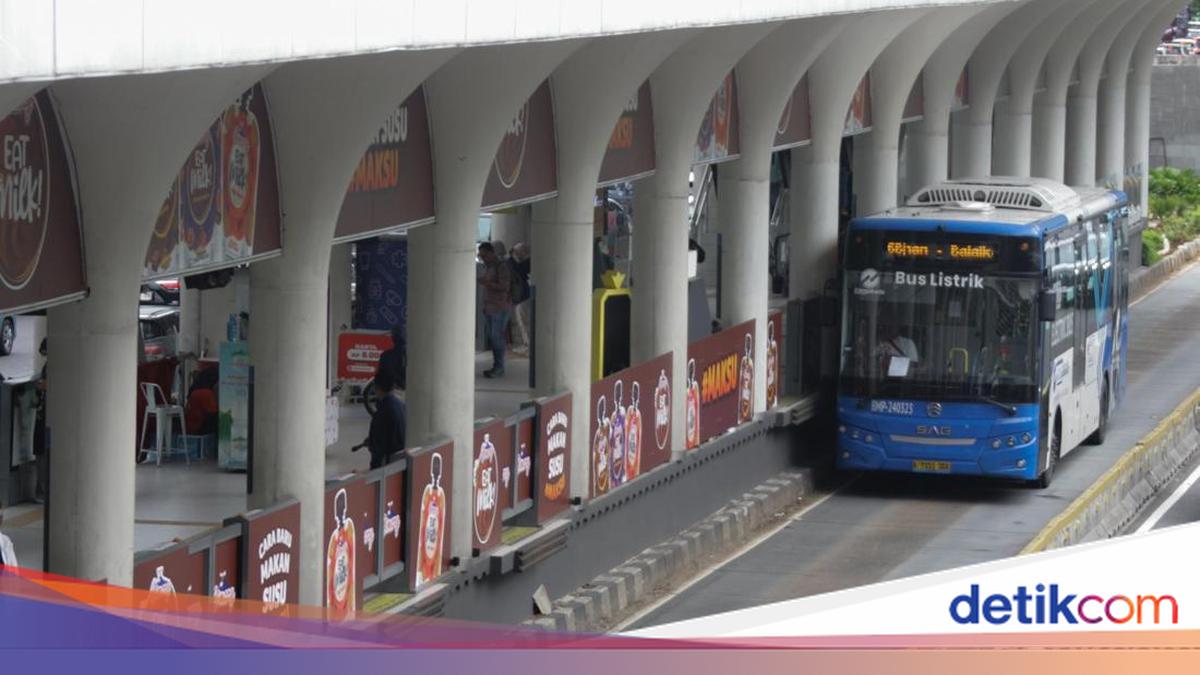 TransJakarta Subscription Scheme Proposed as a More Economical Option