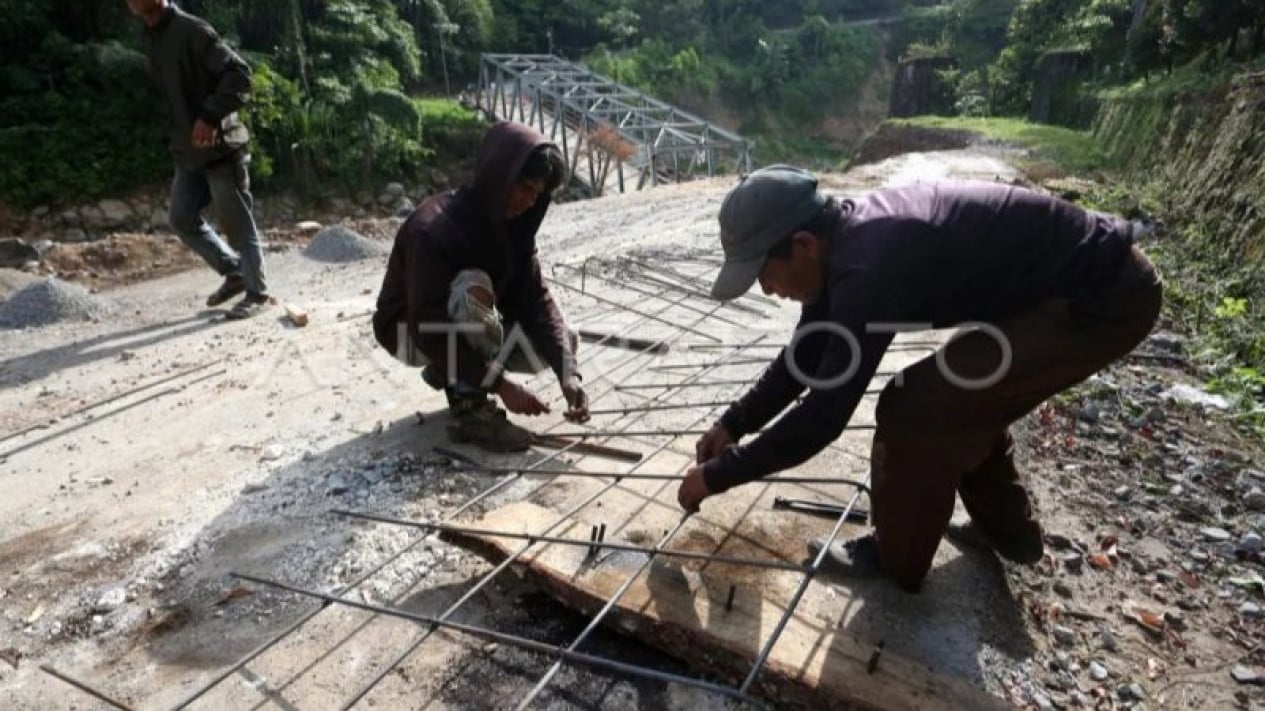 Ministry of Public Works Responds to Aceh Residents Crowdfunding Bridge and Road Repairs