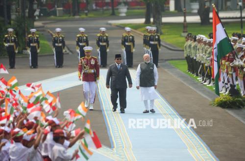 Testing the Palace's Moral and Pragmatic Compass: Notes on Narendra Modi's Visit