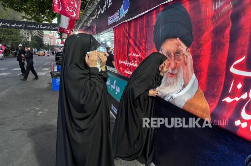 Iranian TV Broadcasts Megawati's Condolences on Khamenei's Death