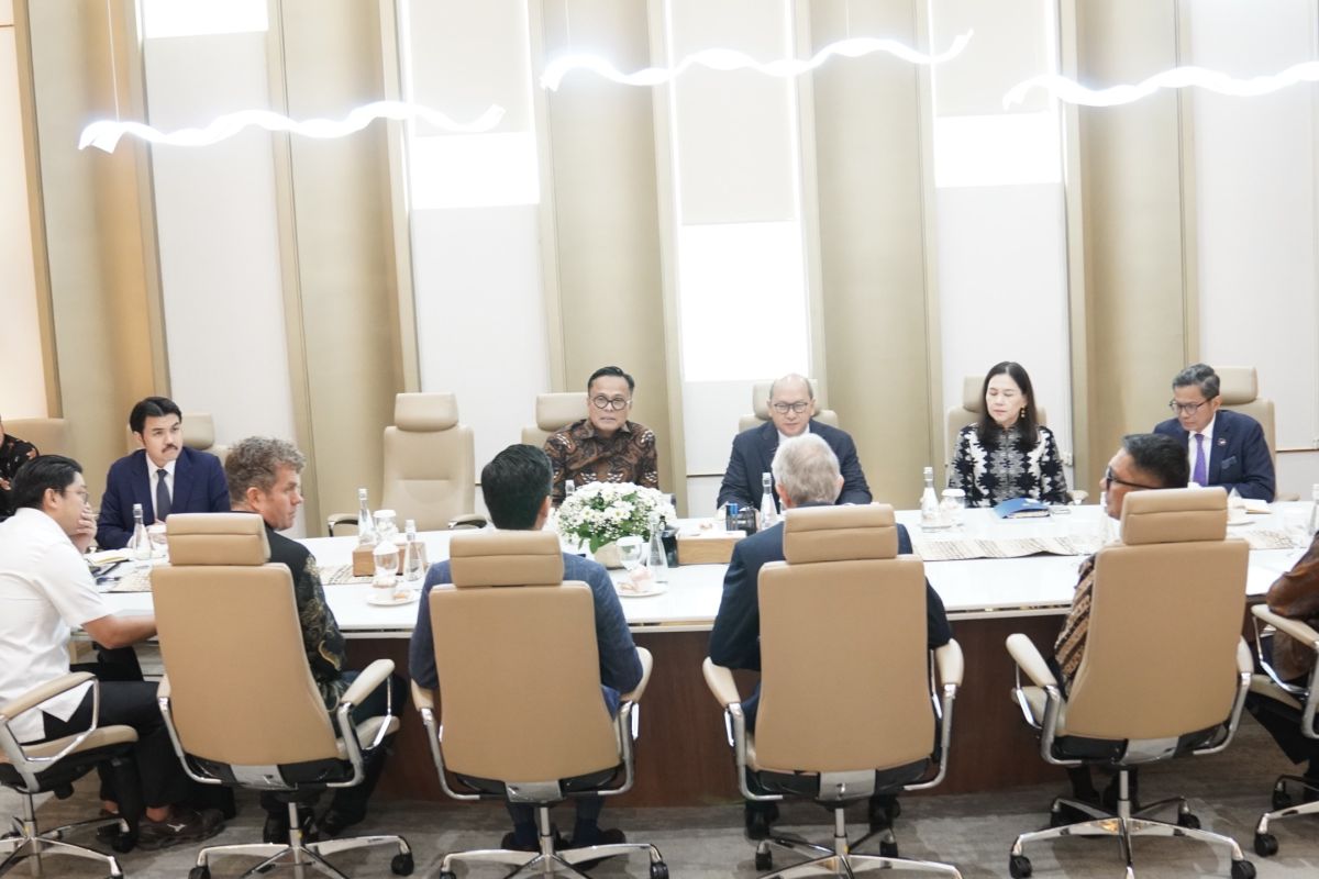 Danantara meets Tony Blair to strengthen international collaboration