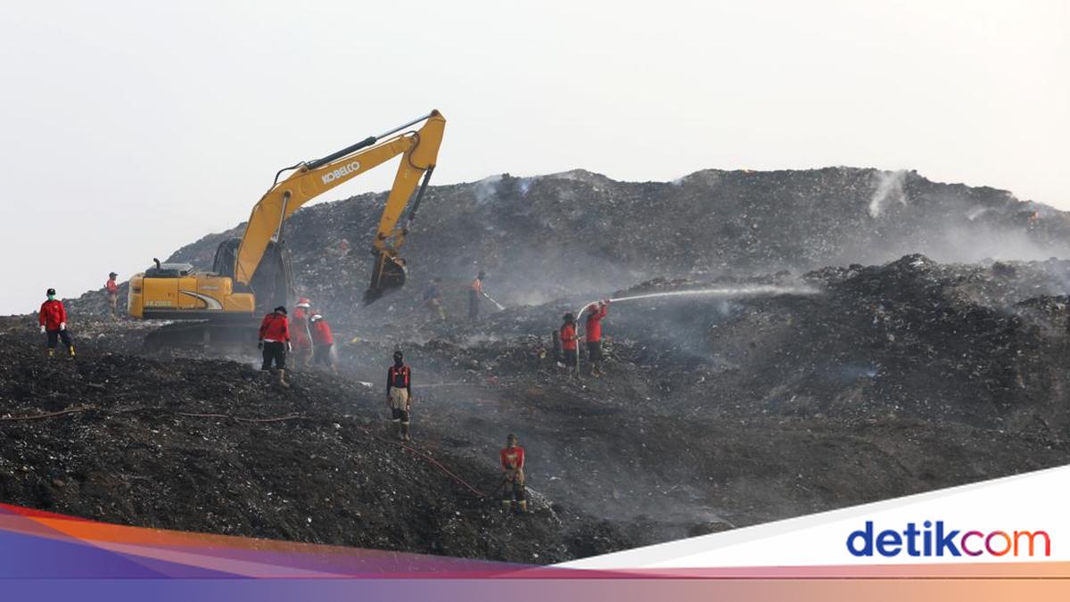 Jatiwaringin Landfill Fire: 49% of Area Extinguished on Day 9