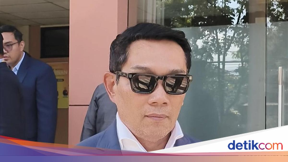 Ridwan Kamil Attends Bandung Religious Court to Finalise Son's Adoption