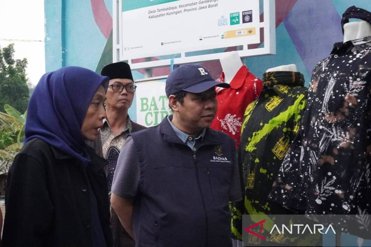 Baznas aids development of batik business for mentally disabled in West Java