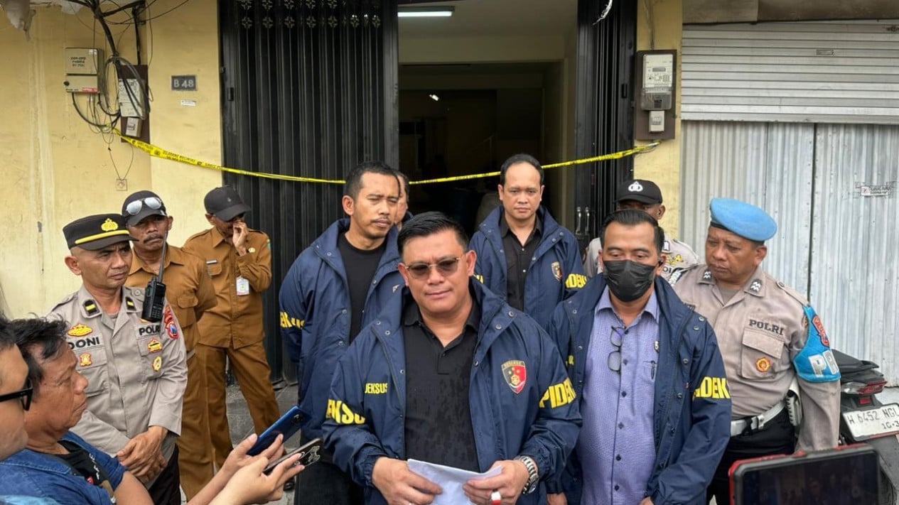 Update on Illegal Mobile Phone Import Case: Three Suspects Handed Over to Prosecutors, One Still at Large
