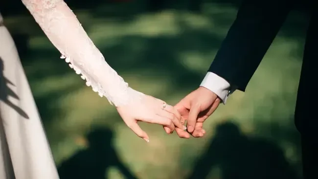 More Young People Choosing Not to Marry, and It's Not About the Economy