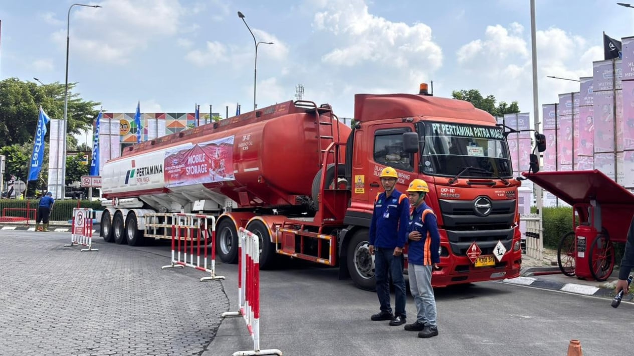Pertamina Sacks Fuel Tanker Crew for Smoking on Duty