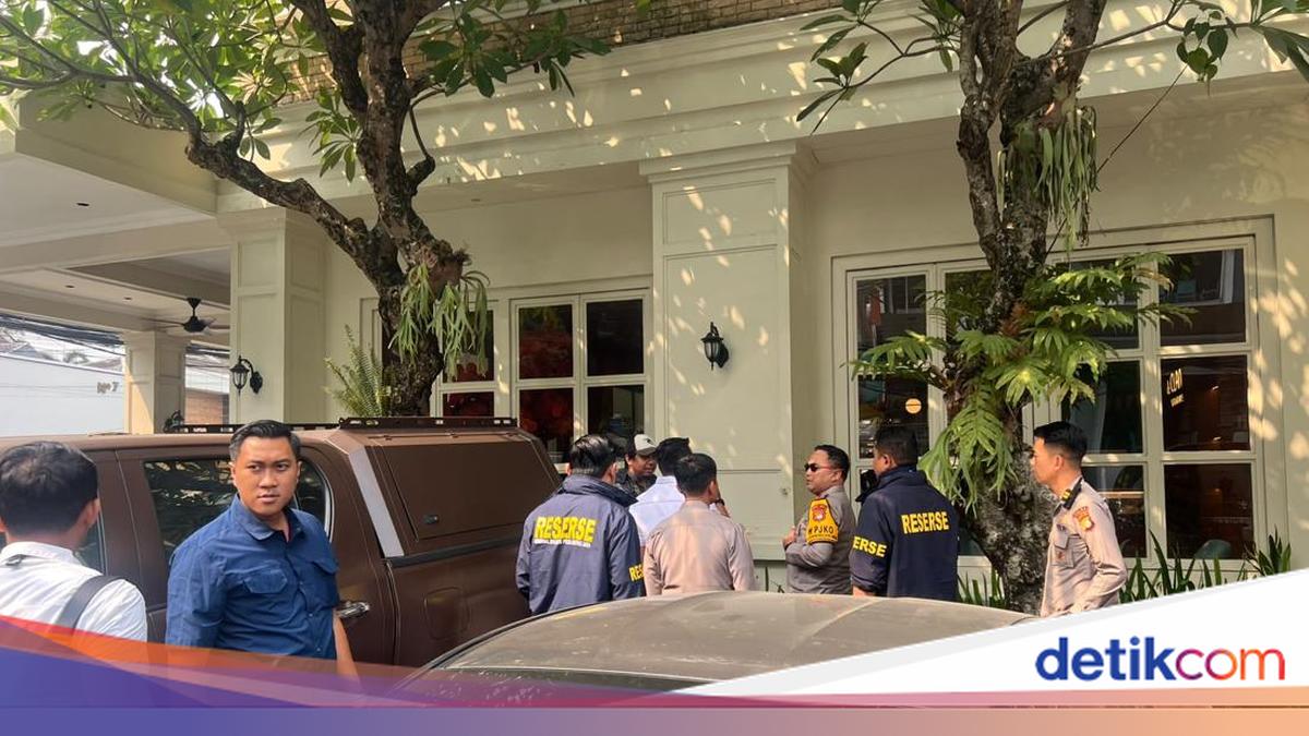 Police Raid Cafe in Cipete Linked to PLN, ASABRI, and Krakatau Steel Cases