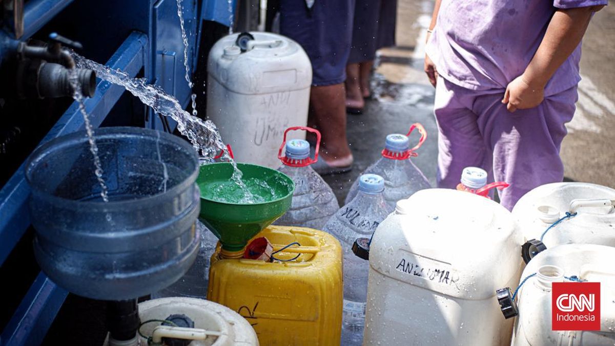 Drought in Cirarab Village, Tangerang, Leaves Residents in Clean Water Crisis