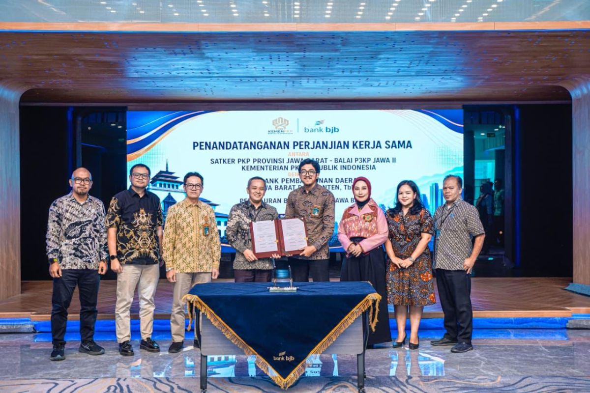 Bank bjb Distributes Rp700 Billion in Self-Help Housing Stimulus Aid in West Java