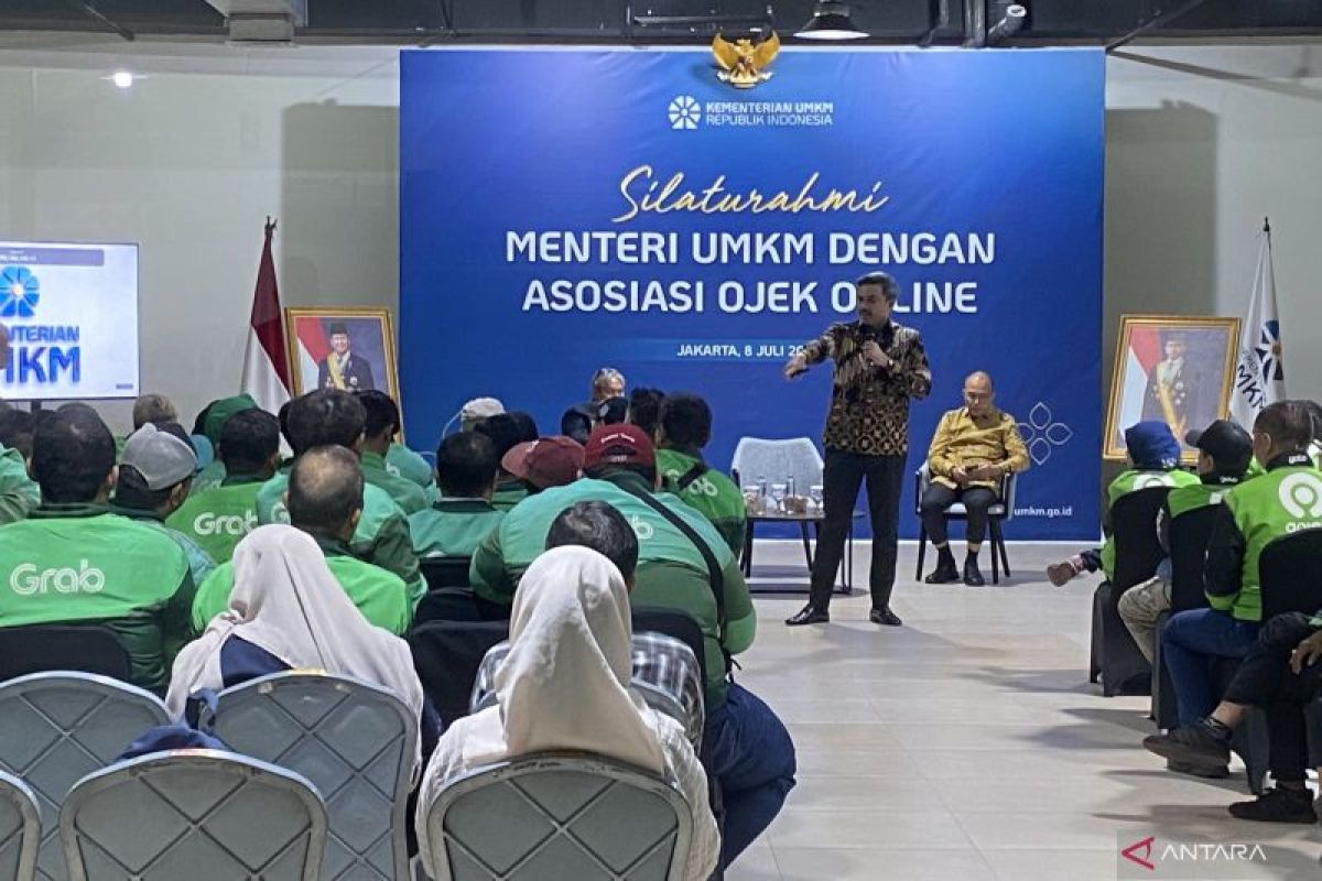 Minister: 'UMKM' Status Will Ease Online Drivers' Access to Microcredit