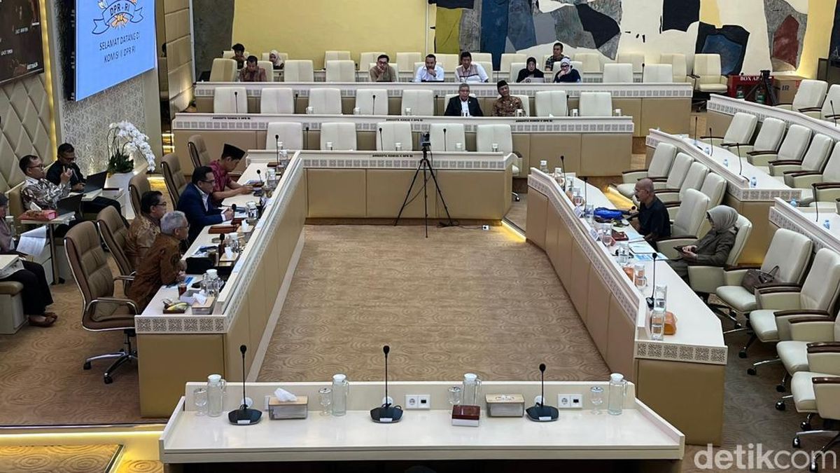DPR Submits Election Bill Problem Inventory List to Party Leaders