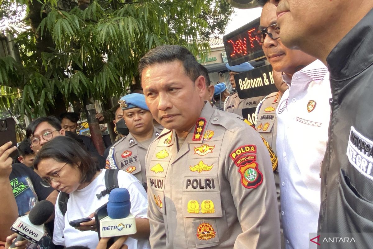 Police Seize Foreign Currency and Documents in South Jakarta Cafe Raid