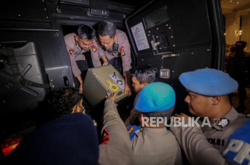 Police Seize Mysterious Safes from De Clan Restaurant Linked to Jampidsus Guarding