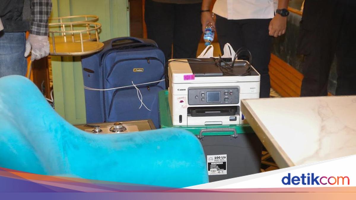 Three de'Clan Employees Questioned in PLN, ASABRI, and Krakatau Steel Corruption Cases