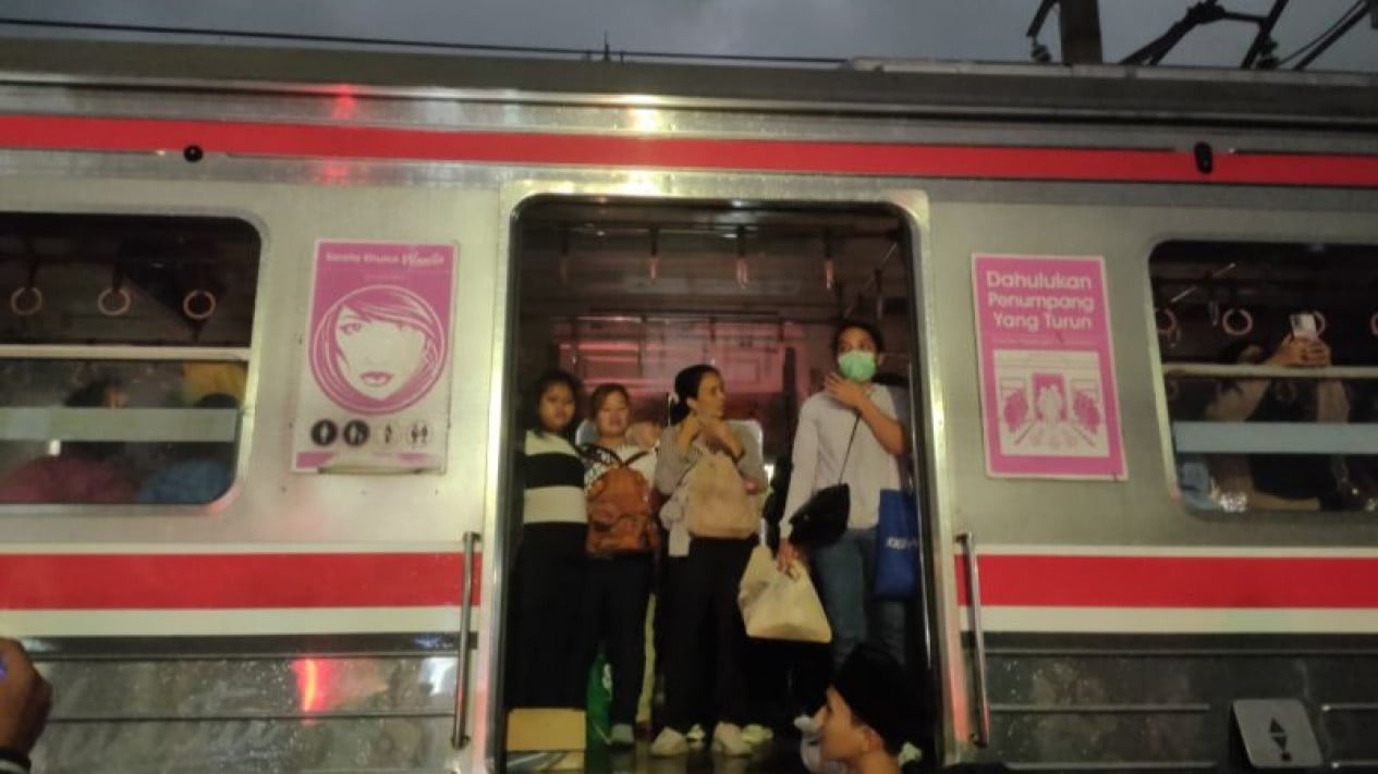 KAI Explains Why Bogor-Bound KRL Was Held Up for 30 Minutes at Universitas Pancasila Station