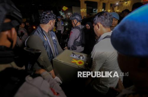 Safe Containing Documents and Foreign Currency Seized in Cipete Corruption Raid