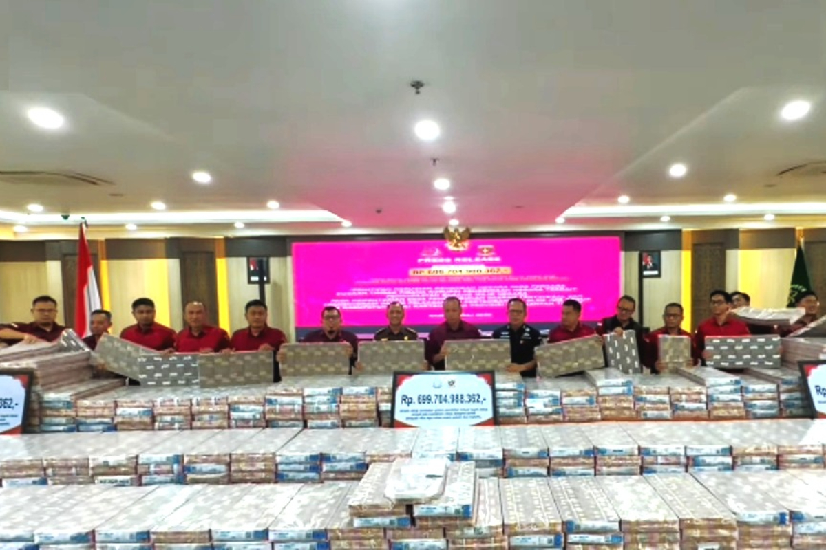 East Kalimantan High Prosecutor's Office Names Seven Defendants in Rp6.8 Trillion State Asset Corruption Case