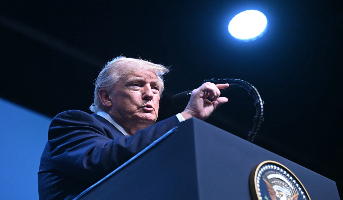 Trump Threatens to Strike Iran in Strait of Hormuz, World Oil Prices Surge