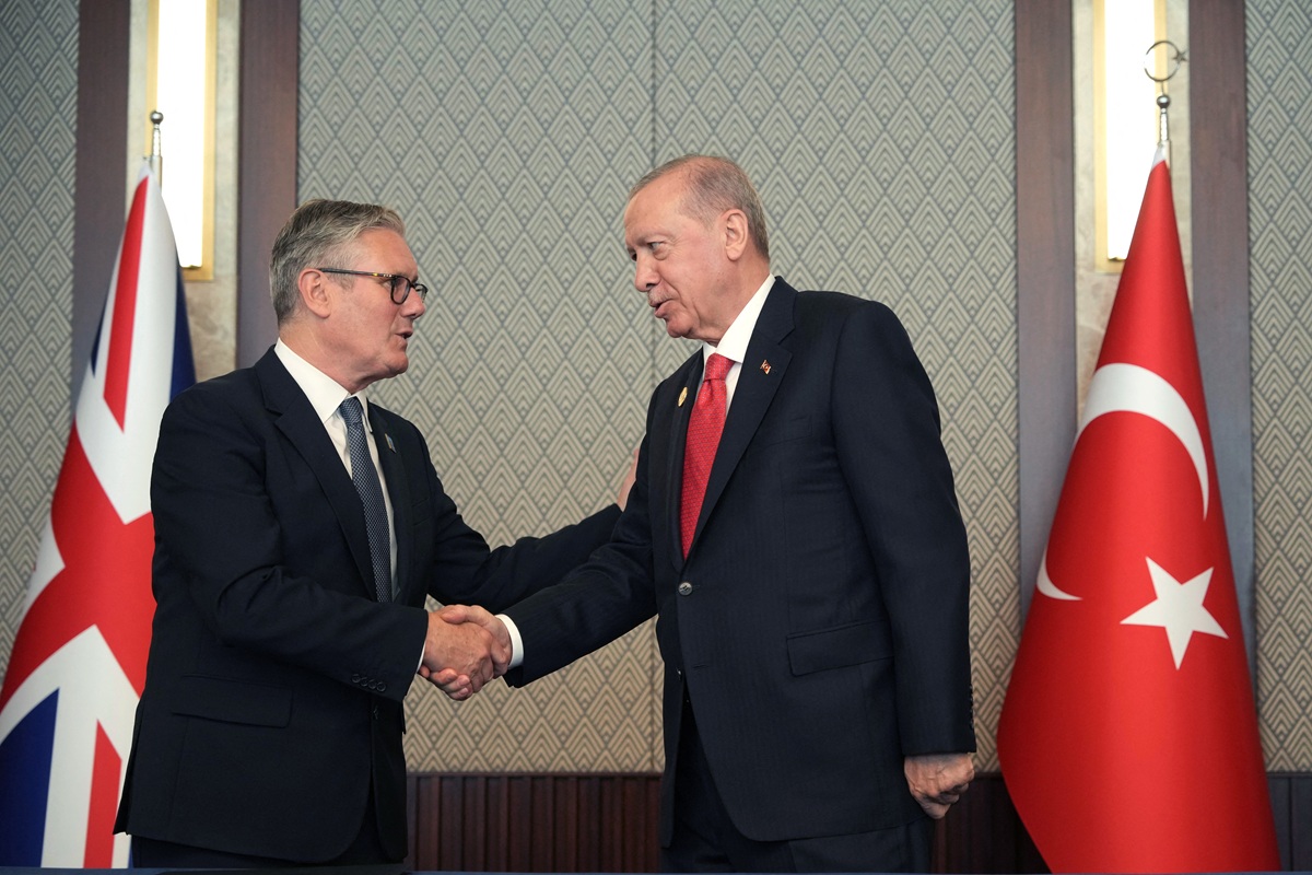 UK PM Keir Starmer Receives Gift of Live-Ammunition Pistol from Erdogan at NATO Summit