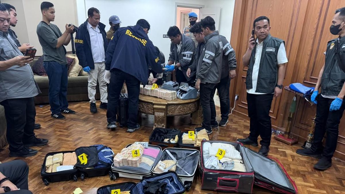 Police Seize Evidence Worth Rp476 Billion from Sentul Residence, Including 74 kg of Gold
