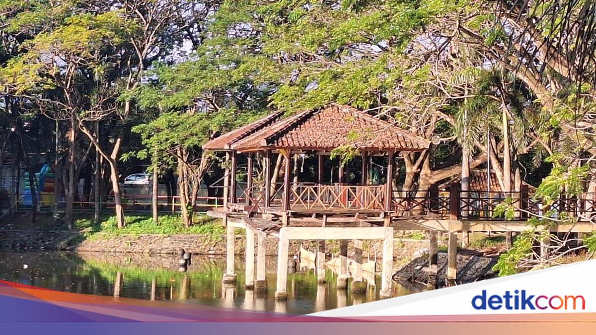 Several Facilities at Mataram Tourist Destinations Damaged