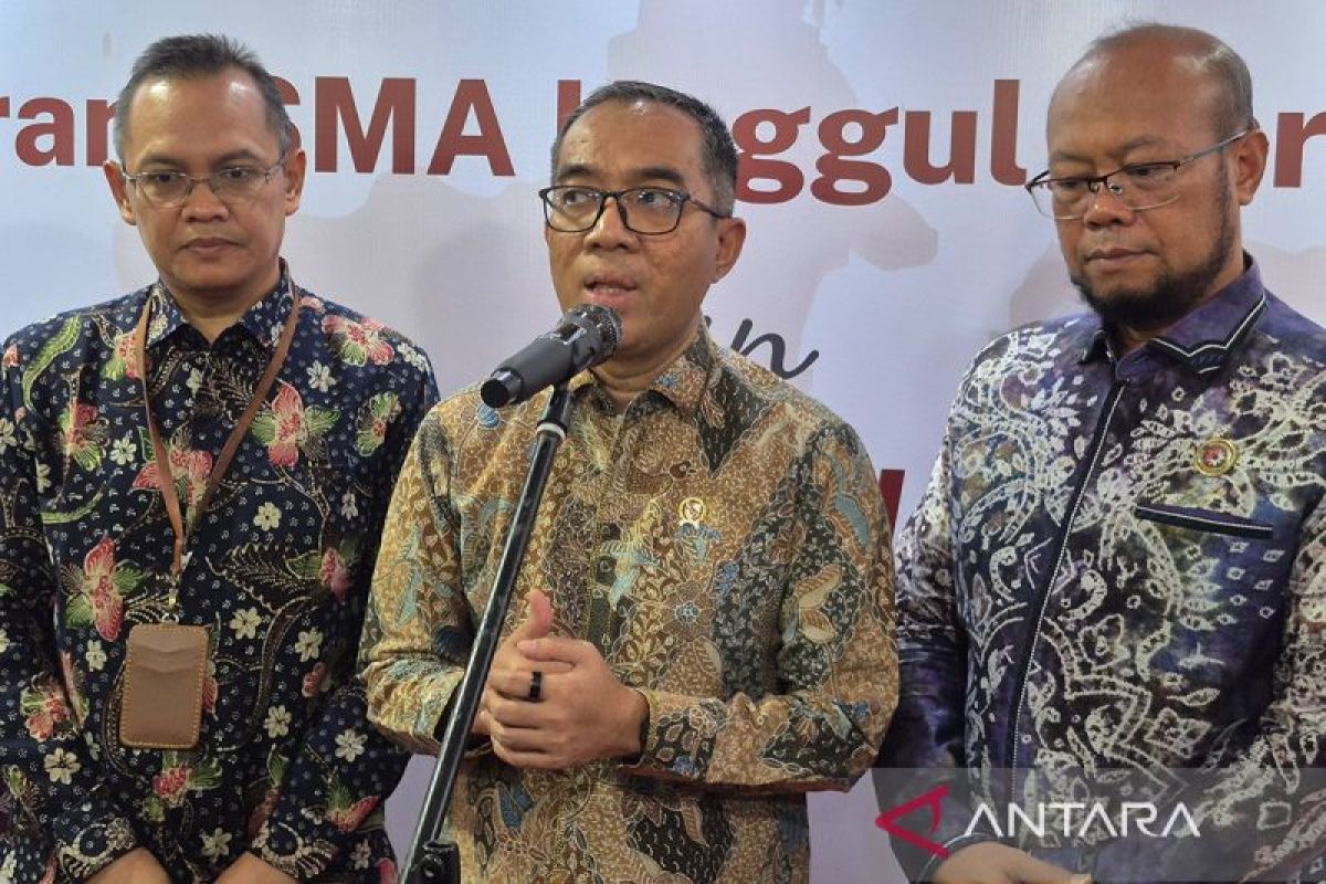 Minister Urges Scholarship Recipients Not to Be 'Spoilt' While Studying Abroad