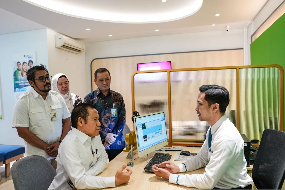 Muhaimin urges informal workers to join BPJS Ketenagakerjaan