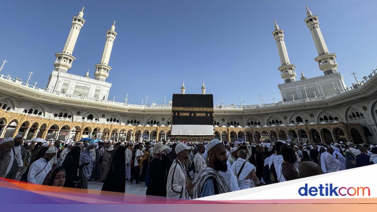 Regular Hajj Candidate Facing 17-Year Wait Asks Constitutional Court to Abolish Special Hajj Quota