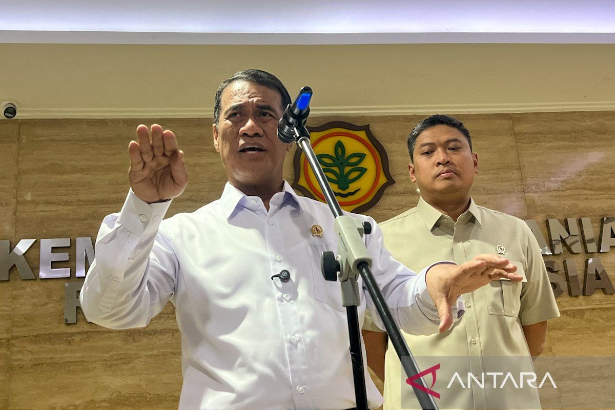 Minister Amran: Drones can transport grain in areas without farm access roads
