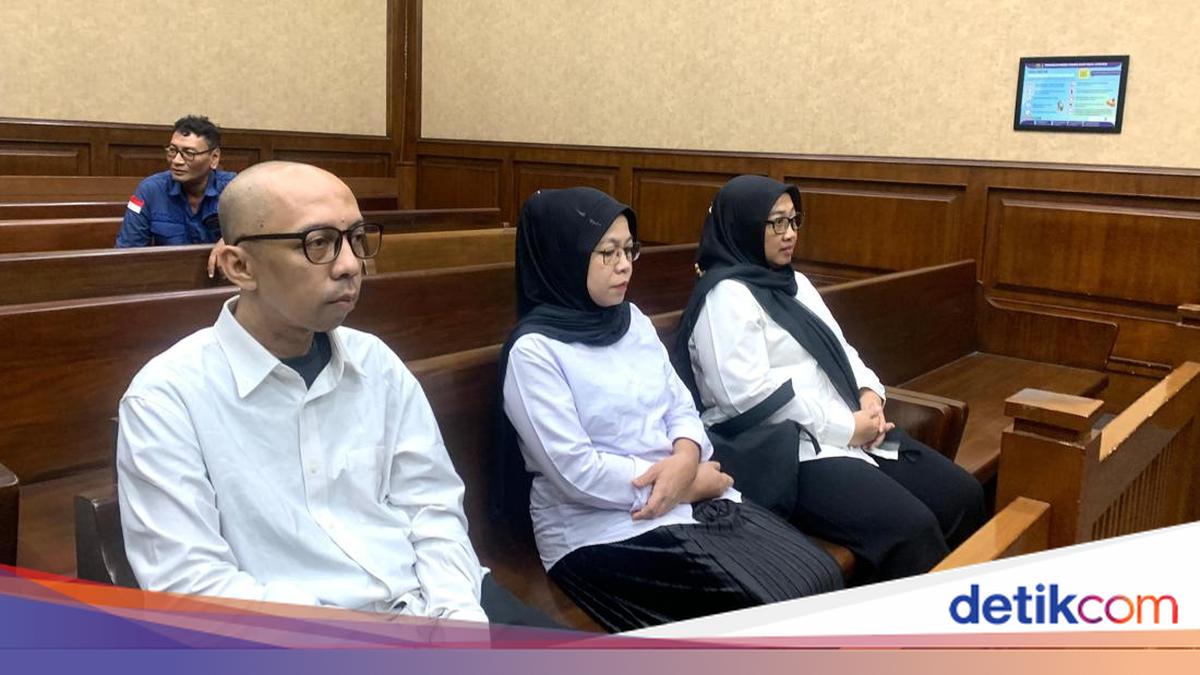 Three Defendants in BPJS Ketenagakerjaan Fictitious Claim Case Charged with Causing Rp 24.5 Billion in State Losses