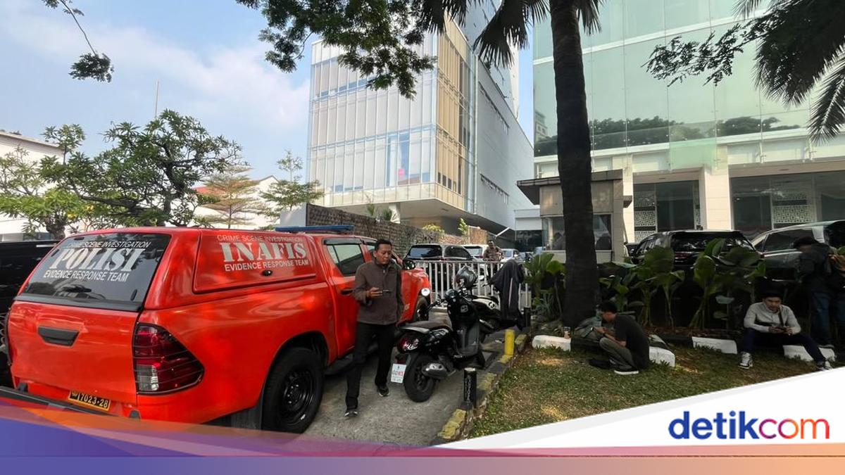Glass Panel at National Nutrition Agency Office Shattered, Police Forensic Team Deployed