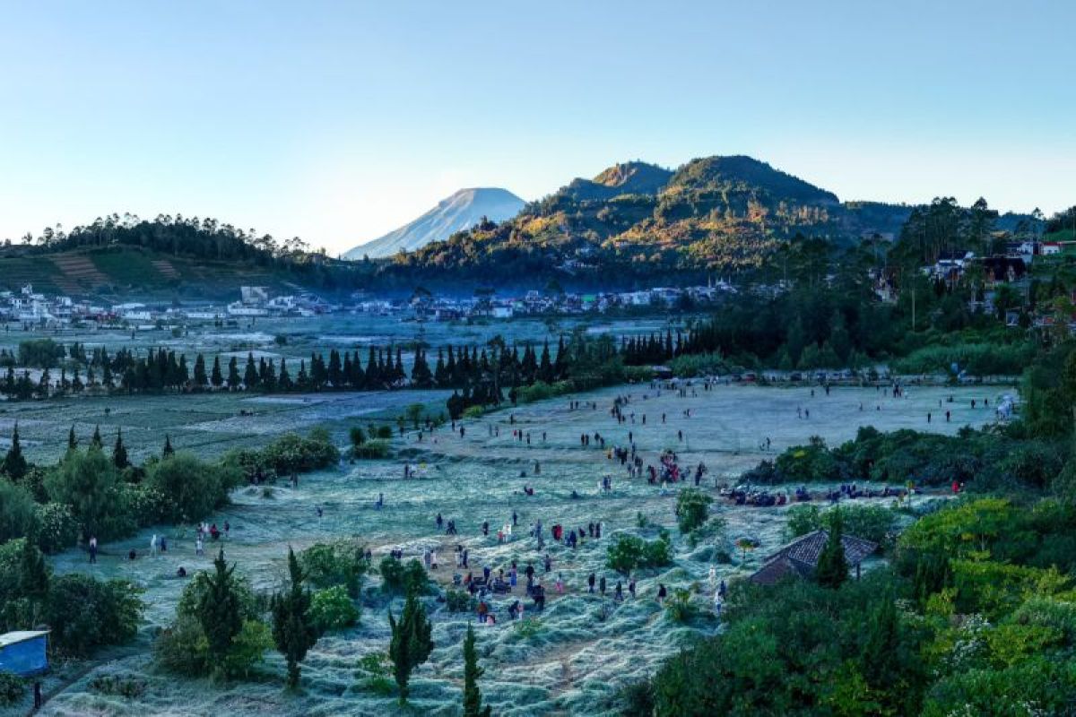 BMKG Urges Tourists to Brace for Freezing Temperatures in Dieng During Dry Season