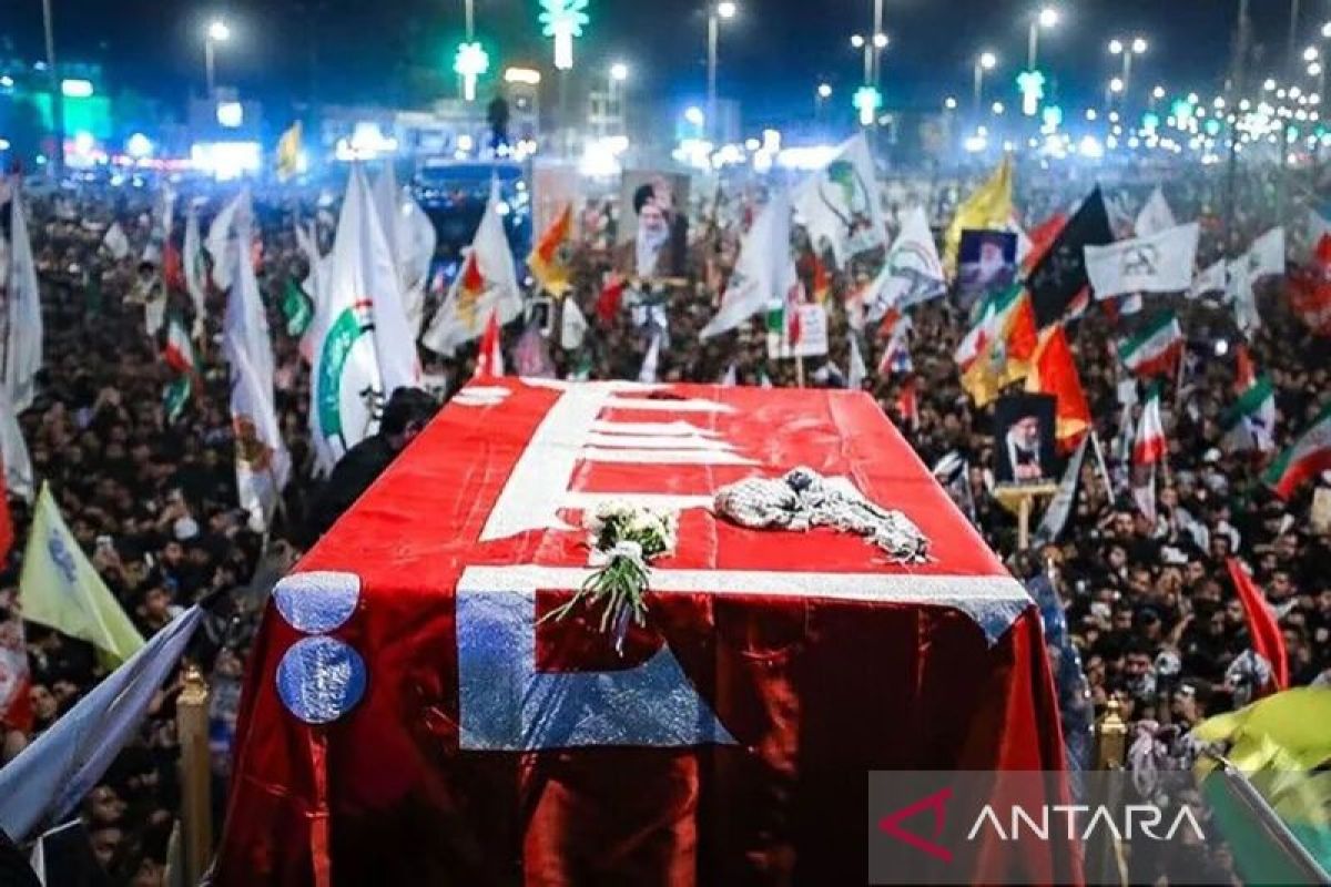 Expert Says Muzani's Assignment to Khamenei's Funeral Is Constitutional