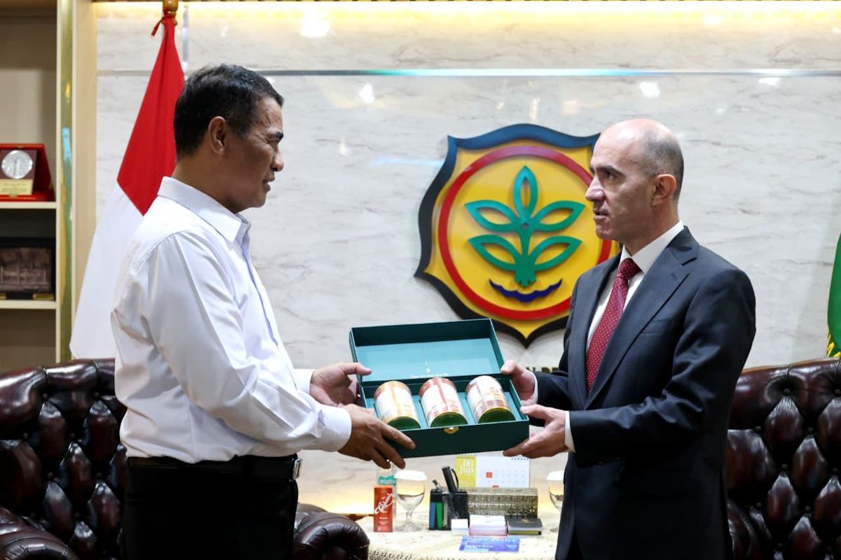 Agriculture Minister expands export potential of coconut and CPO to Lebanon