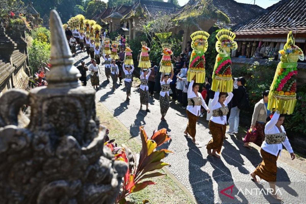 Cultural Parade Opens Penglipuran Village Festival 2026 in Bali