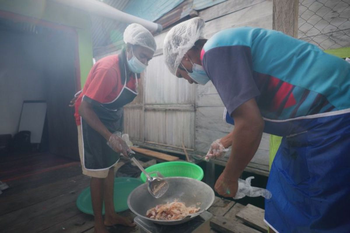 Shrimp Head Paste Processing Boosts Women's Economy in Inanwatan