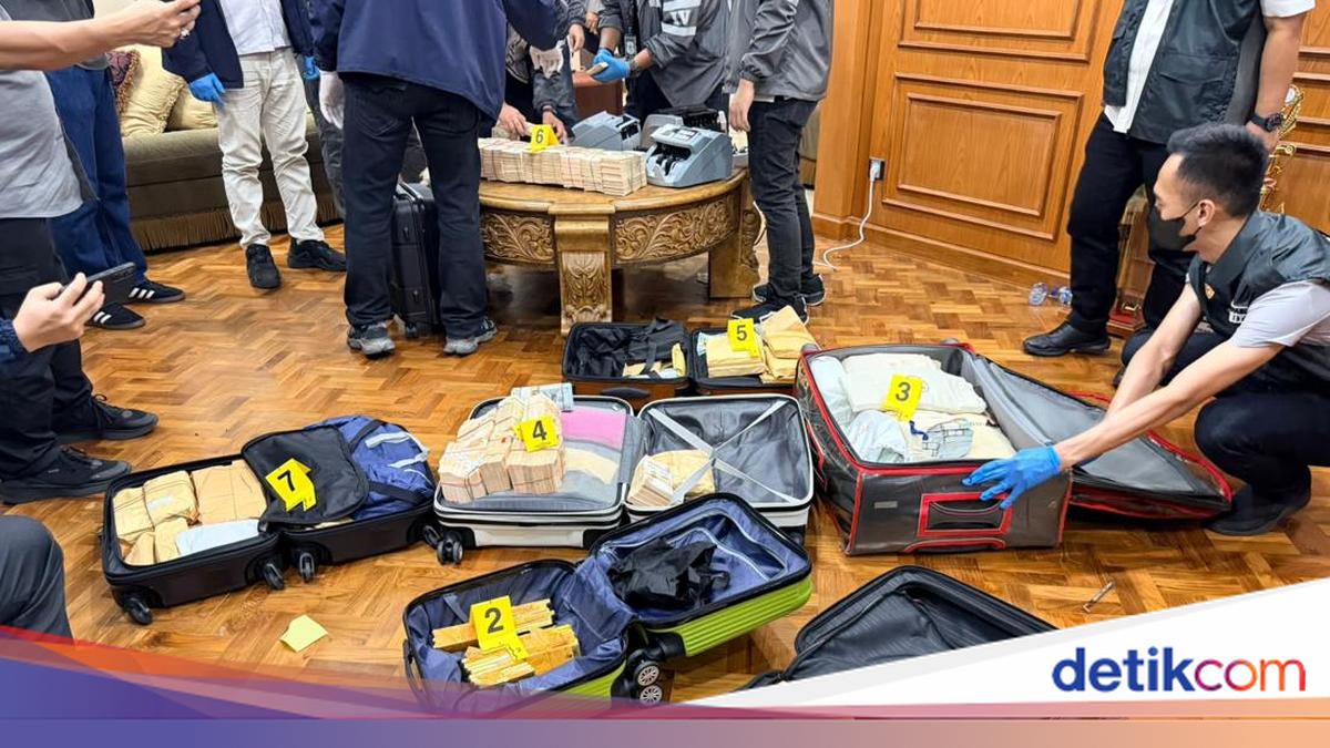 Hidden Vault Containing 74 kg of Gold Uncovered Behind Wall in Bogor