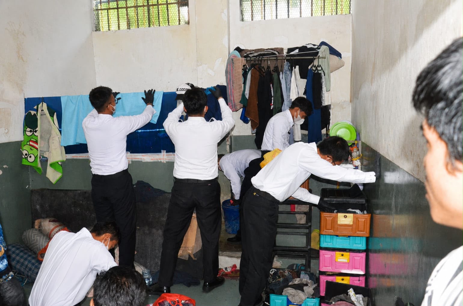 Salemba Prison Conducts Raid Following Reports of Inmates Using Mobile Phones