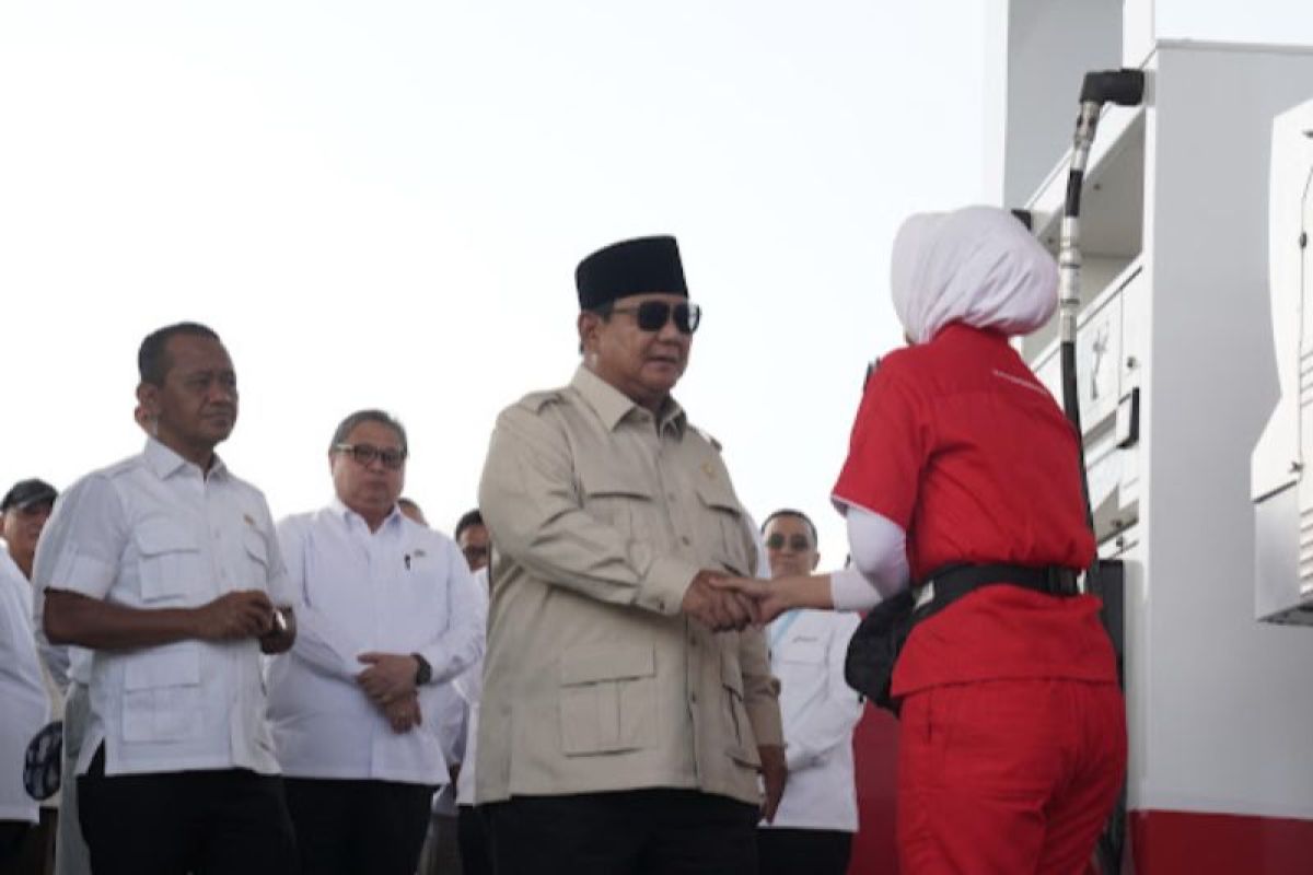 Prabowo urges scientists not to stop biodiesel research at B50