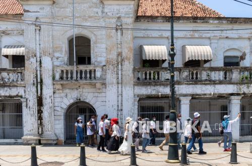 Central Java Residents Flock to Budget-Friendly Tourist Sites During School Holidays