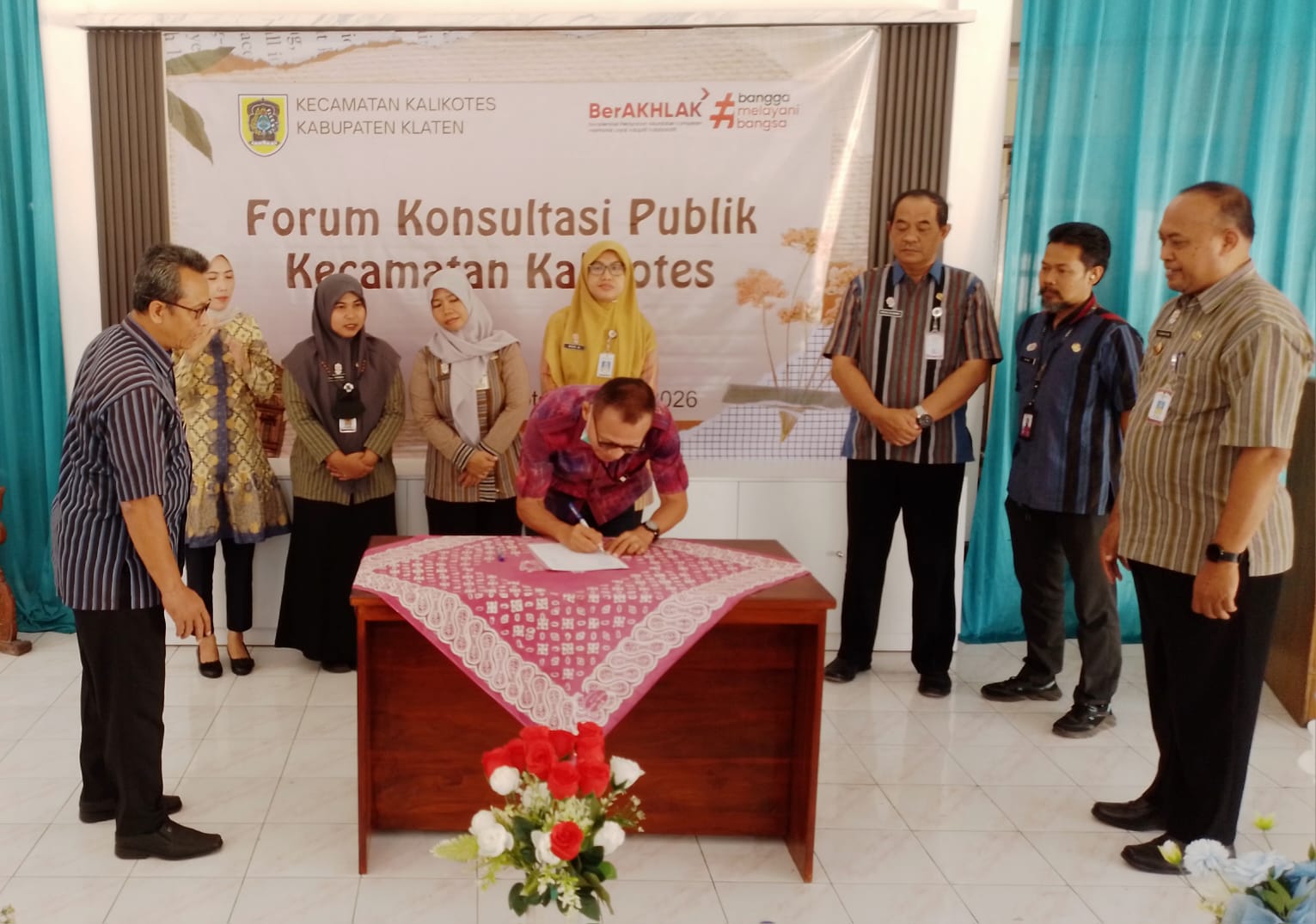 Kalikotes Sub-District Government in Klaten Provides Transparent and Free Public Services
