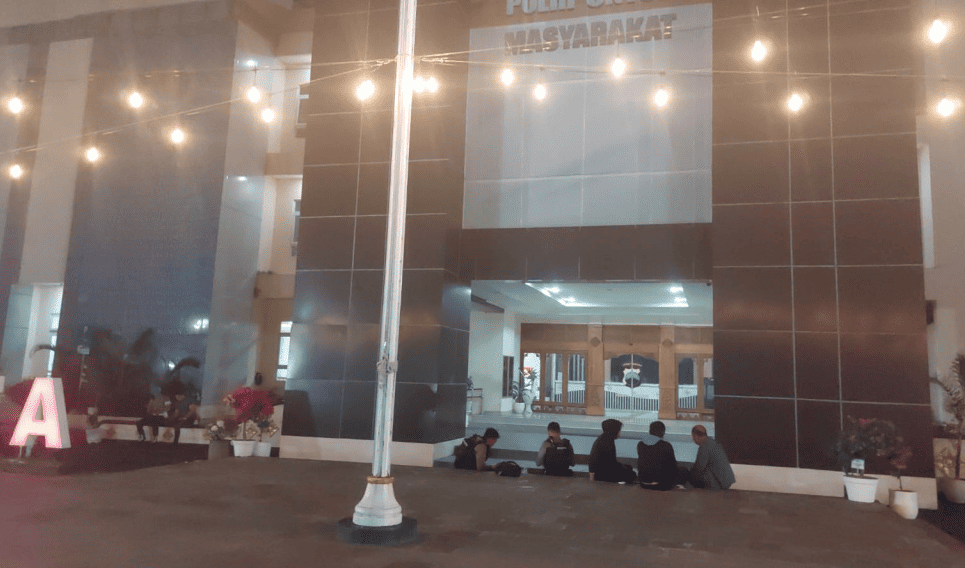 KPK Reportedly Conducts Sting Operation Against a Regent in Greater Solo