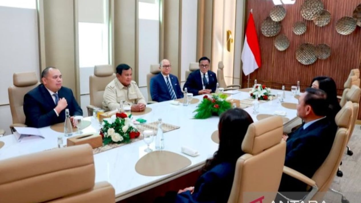 Prabowo Meets Three Former Thai PMs, Discusses Investment and Economic Strategy