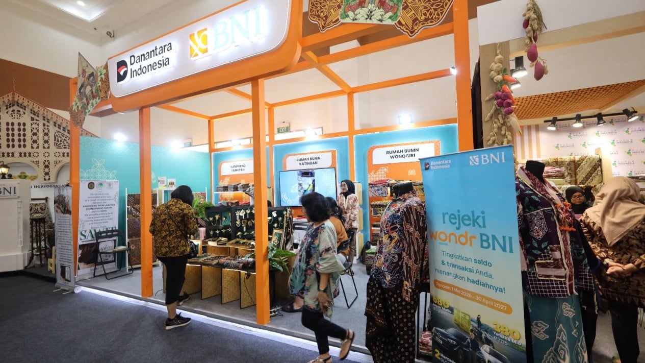 BNI Supports Batik SMEs at Puspa Nuswantara 2026 Exhibition