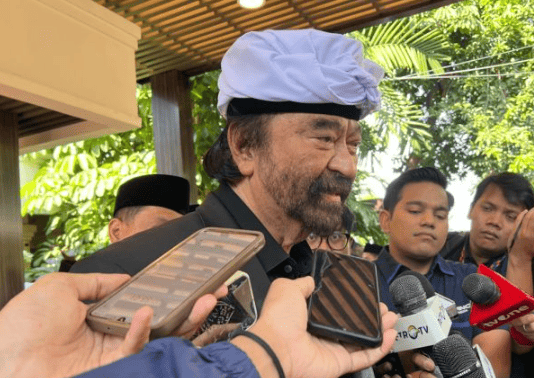 Surya Paloh Pays Final Respects to Rachmat Gobel
